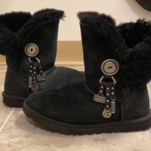 UGG Azalea Short Black Bailey Boots